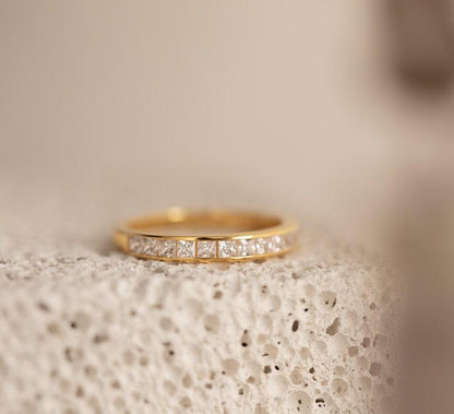 Gold Minimalist Diamond Band Ring