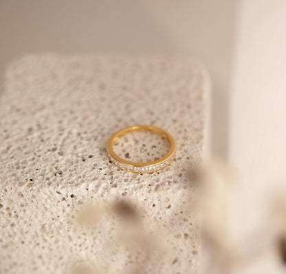 Gold Minimalist Diamond Band Ring