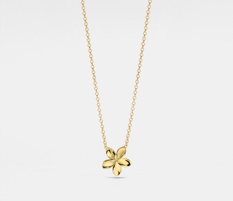 Dainty Flower Charm Pendant Necklace