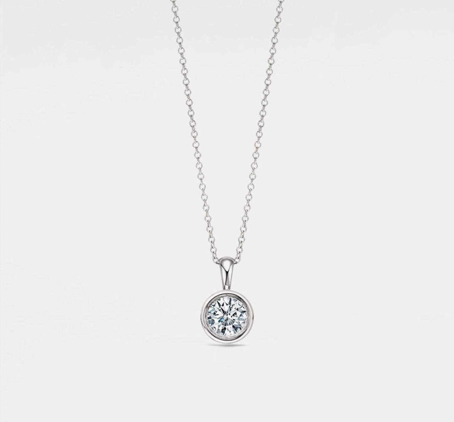 Round Cut Moissanite Pendant Necklace in Silver