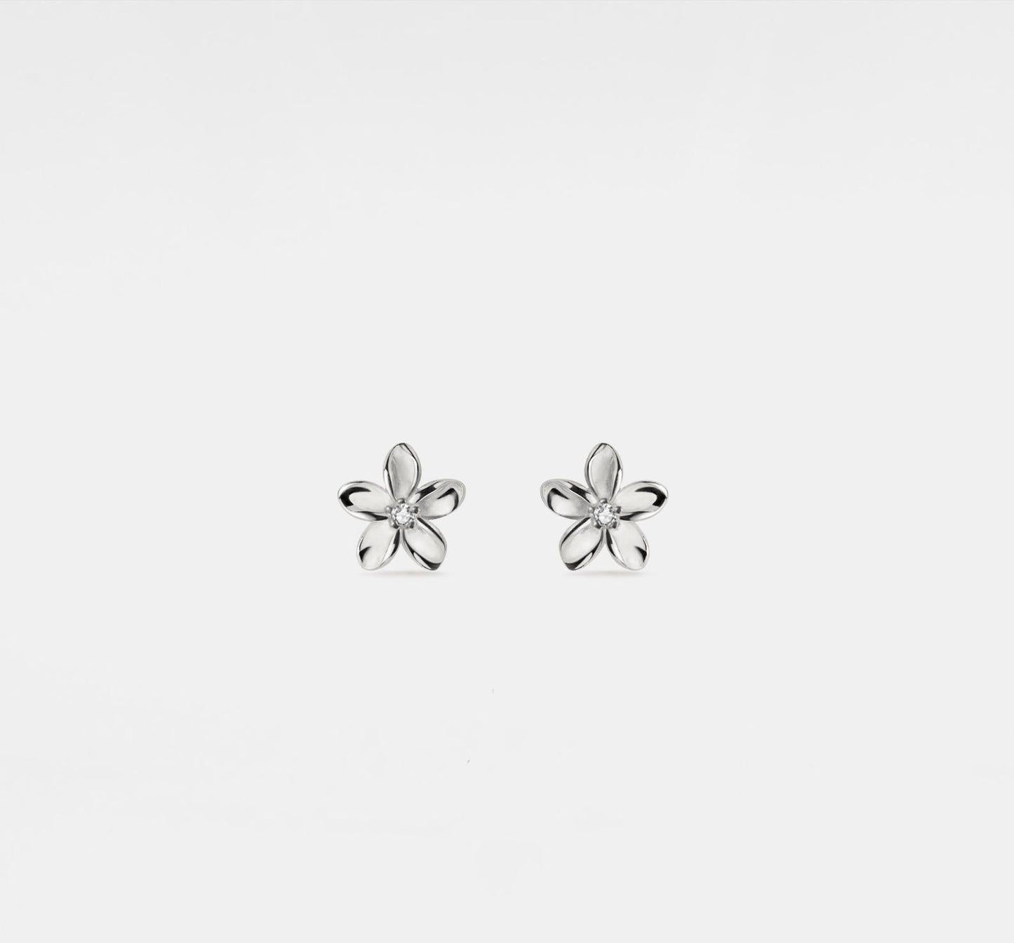 Dainty Gold Flower Stud Earrings in Silver