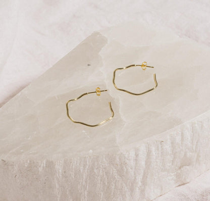 Dainty Wavy Hoop Minimalist Earrings